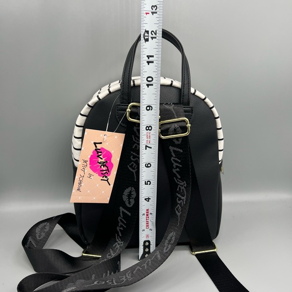 Luv Betsey by Betsey Johnson LBVIENNA backpack purse - Picture 4 of 10